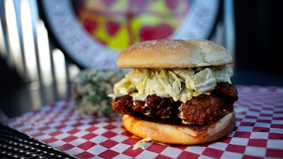 Wonderland Chicken Co | Worthy Brewing food truck in Bend