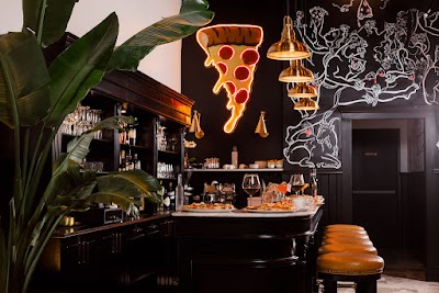 Pizza Lab by Pain d'Avignon food truck in Barnstable