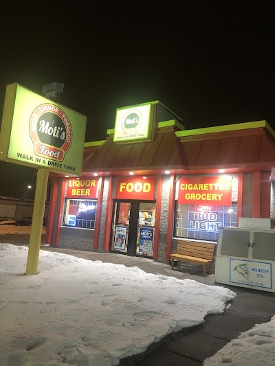 QC Diner/Moti’s Food food truck in Davenport