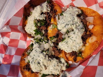 Hola Habibi food truck in Alexandria