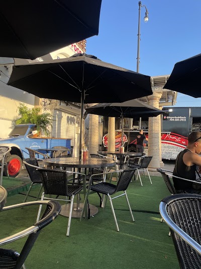 Los perritos del barrio food truck
