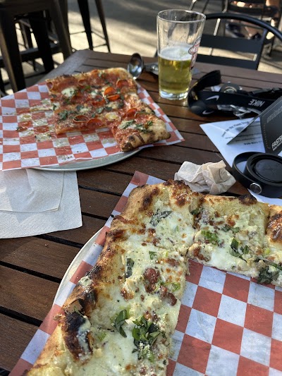 Adoughbe Pizza food truck in Durango