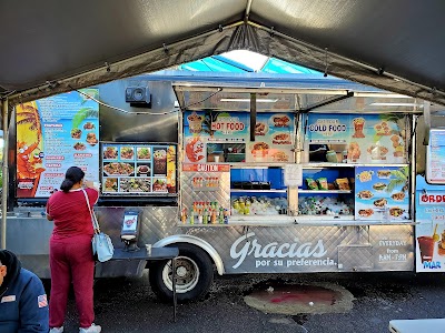 Mariscos Mar Y Tierra food truck in Chula Vista