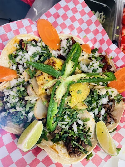 La Torta Loca food truck in Medford