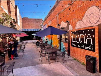 LUNA Bar & Grill Downtown food truck in Lake Charles