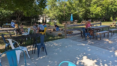 Arlyn's Good Beer food truck