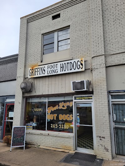 Miss Griffins Footlong Hot Dogs food truck in Chattanooga