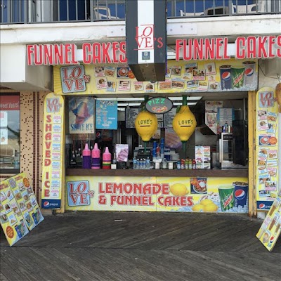 Love's Lemonade & Funnel Cake food truck in Ocean City