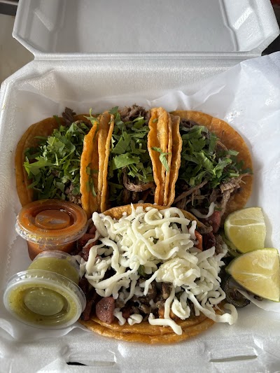 E-Z Tacos & Catering food truck in Rockford