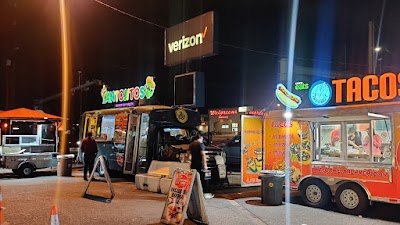 Hot Dogs Kings food truck in El Paso