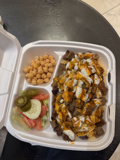 Seven Guys Halal food truck in Alexandria
