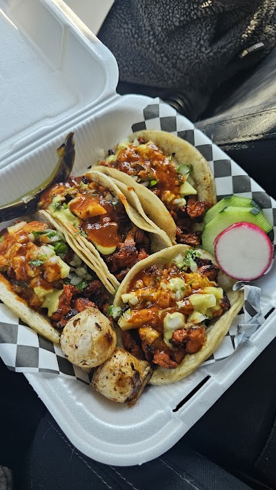 Tacos El Rey Azteca food truck in Stockton