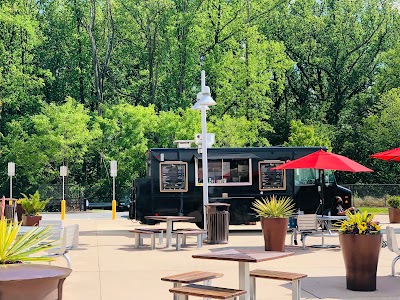 Noi's Kitchen food truck in Alexandria