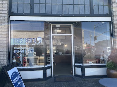 Tres Bro's Nicaraguan Seafood Grill food truck