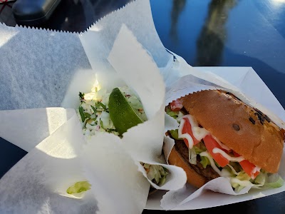 Sandys Grill & Italian Ice food truck in Minneapolis