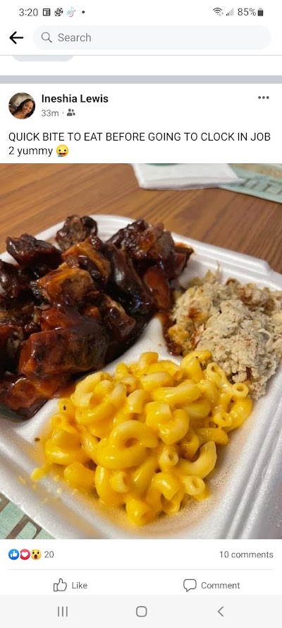 Your in Luck Eats &Treats food truck in Milwaukee