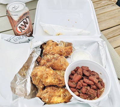 Wings & More Food Hut food truck