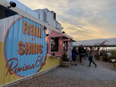 Rain or Shine Riviera Club food truck in Bellingham