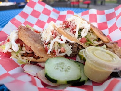 Taqueria Las Cañitas food truck in Memphis