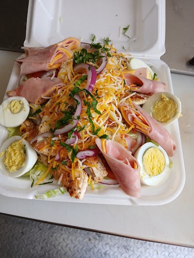 Mom Don't Go food truck in Key West
