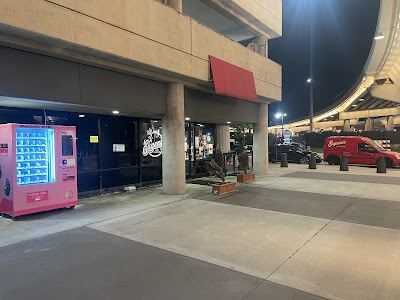 Eugene's Hot Chicken - Uptown food truck