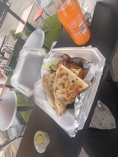 Tacos n gusto food truck in West Lafayette