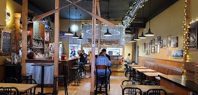 Crowbar & Grill food truck in Laramie
