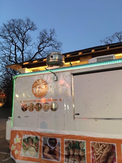 Bee’s Style: Egg Rolls & Fried Rice food truck in Fayetteville