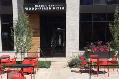 Maggie's Farm Wood-fired Pizza food truck in Iowa City