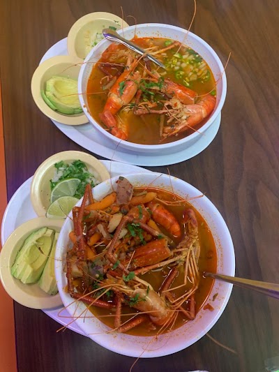 Tacos Y Mariscos food truck in Oxford