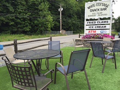 The White Cottage Snack Bar food truck in Woodstock