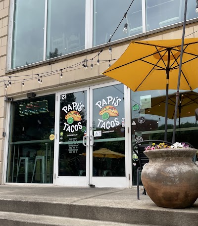 Papi's Tacos food truck