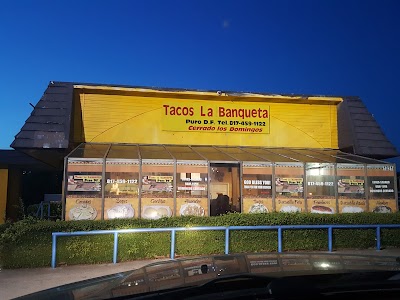 Tacos La Banqueta Puro DF food truck in Arlington
