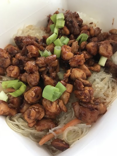 Nanay's Bahi Filipino Mexican Cuisine food truck in Salem