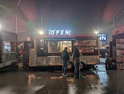 Birrieria la Capital food truck in Salem