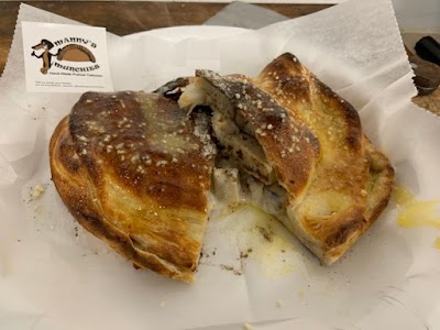 Manny's Munchies food truck in Bowling Green