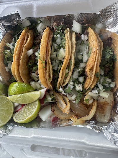Los Hidalguense Taco Truck food truck in Champaign
