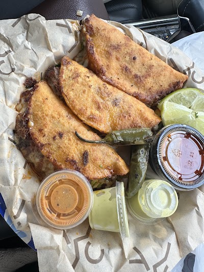 Tacos y Mariscos Los Pelayo food truck in Bozeman