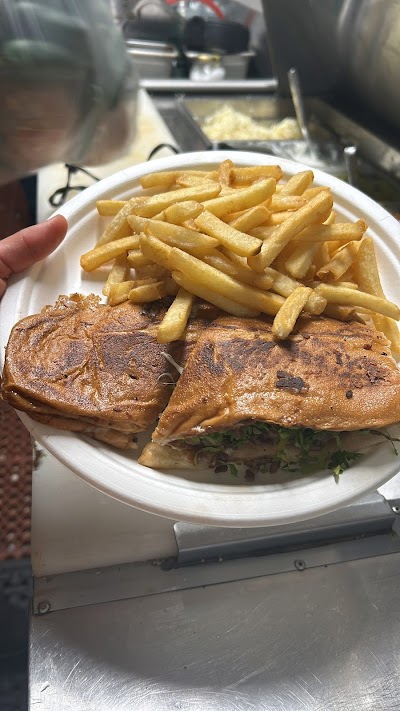 Los Jaliscos food truck in Santa Cruz