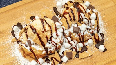 Cason Funnel Cakes food truck in Williamsburg
