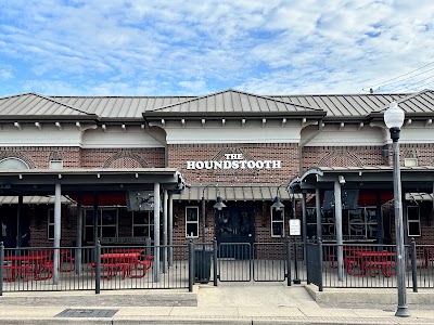 The Houndstooth food truck in Tuscaloosa
