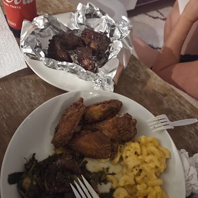 Momo's Place Authentic Soul Food food truck in San Jose