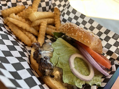 DW’S Kitchen and Catering food truck