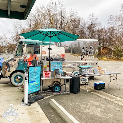 Yeti Dogs food truck in Anchorage
