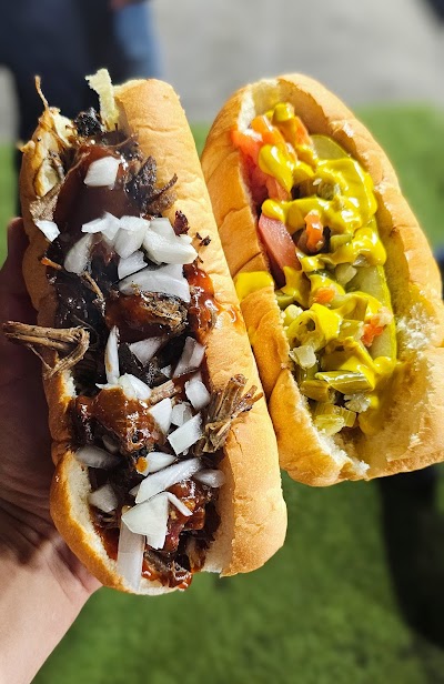 Weenie Fever food truck in Nashville