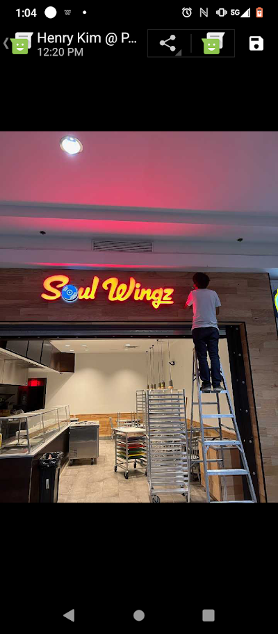 Soul Wingz @ Freedom Citgo food truck in Washington