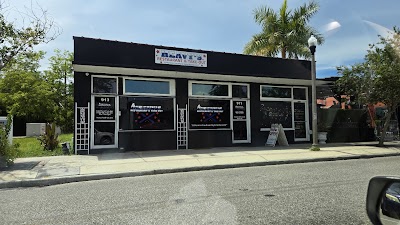 Heavy's Restaurant and take out food truck in St. Petersburg