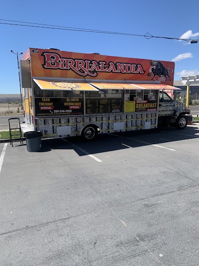Birrialandia food truck in Stockton
