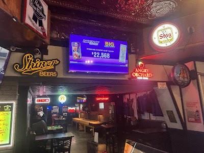 Main Gate Bar & Grill food truck