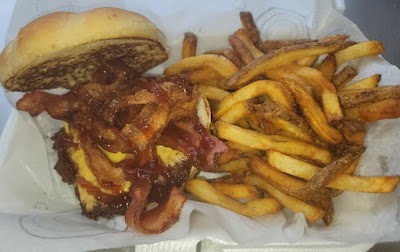 Delicious Lee Dishes food truck in Springfield